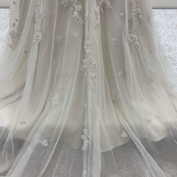 Enzoani Wedding Dress w/Detachable Straps NWT